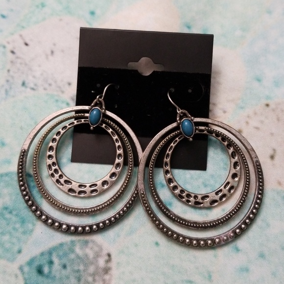 Jewelry - Gorgeous Hoop Earrings